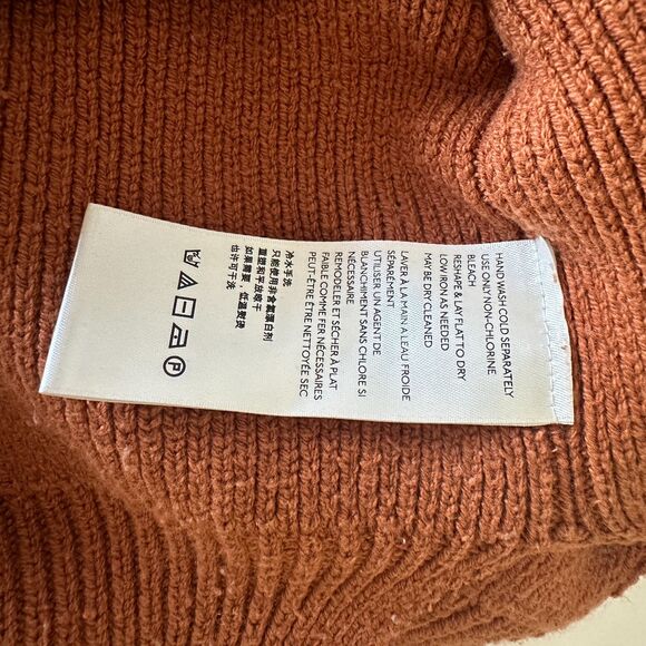 Size S Oversized Copper Orange Sweater. Good condition - no holes, wear, stains - Picture 7 of 7